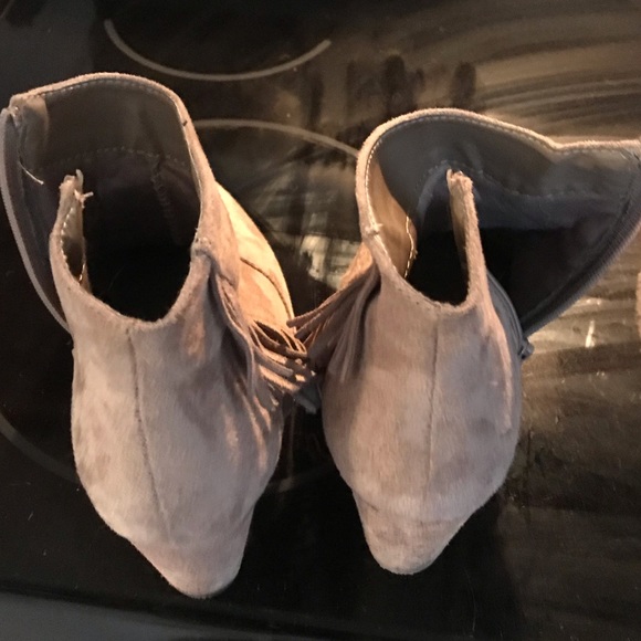 Tan/Taupe booties - Picture 3 of 3